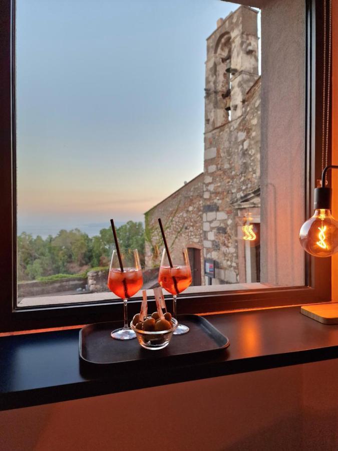 Appartamento The White Domus Taormina Esterno foto