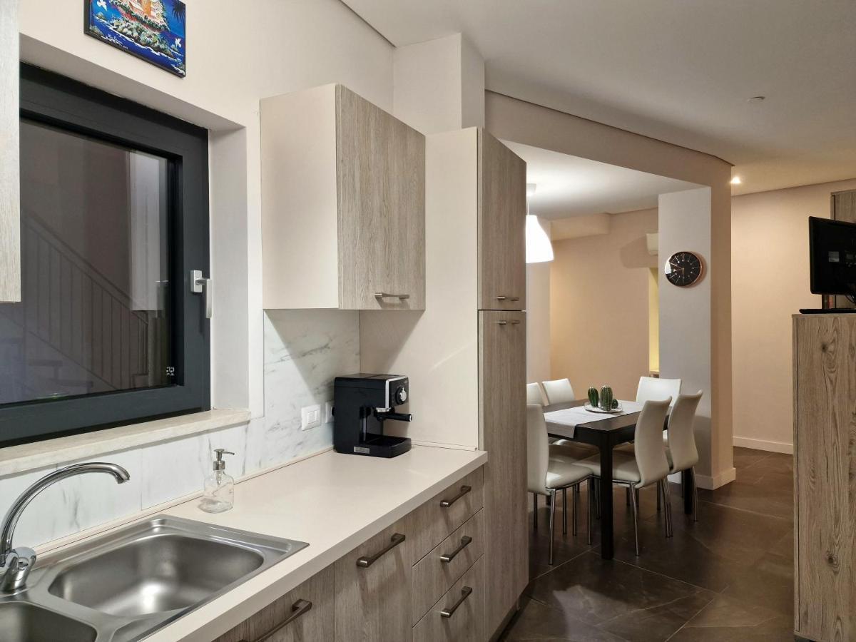 Appartamento The White Domus Taormina Esterno foto
